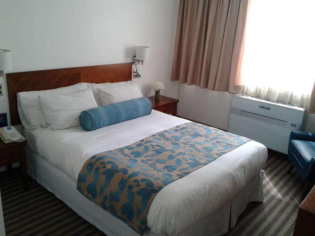 Panamericana Hotel Providencia Santiago de Chile Zimmer foto